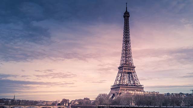 Esplorare Parigi in Tutta Comodità: Prenotare Voli e Mezzi di Trasporto Facilmente, con le Piattaforme di Prenotazione Consigliate